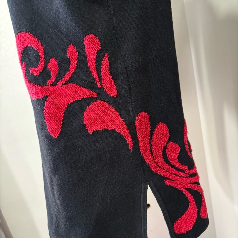 Chico’s Black and Red Long Embroidered Cardigan Size 0 - Picture 7 of 11